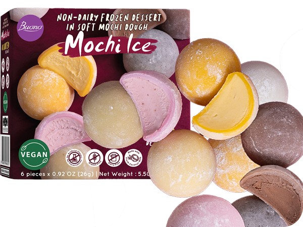 дети едят ягоды